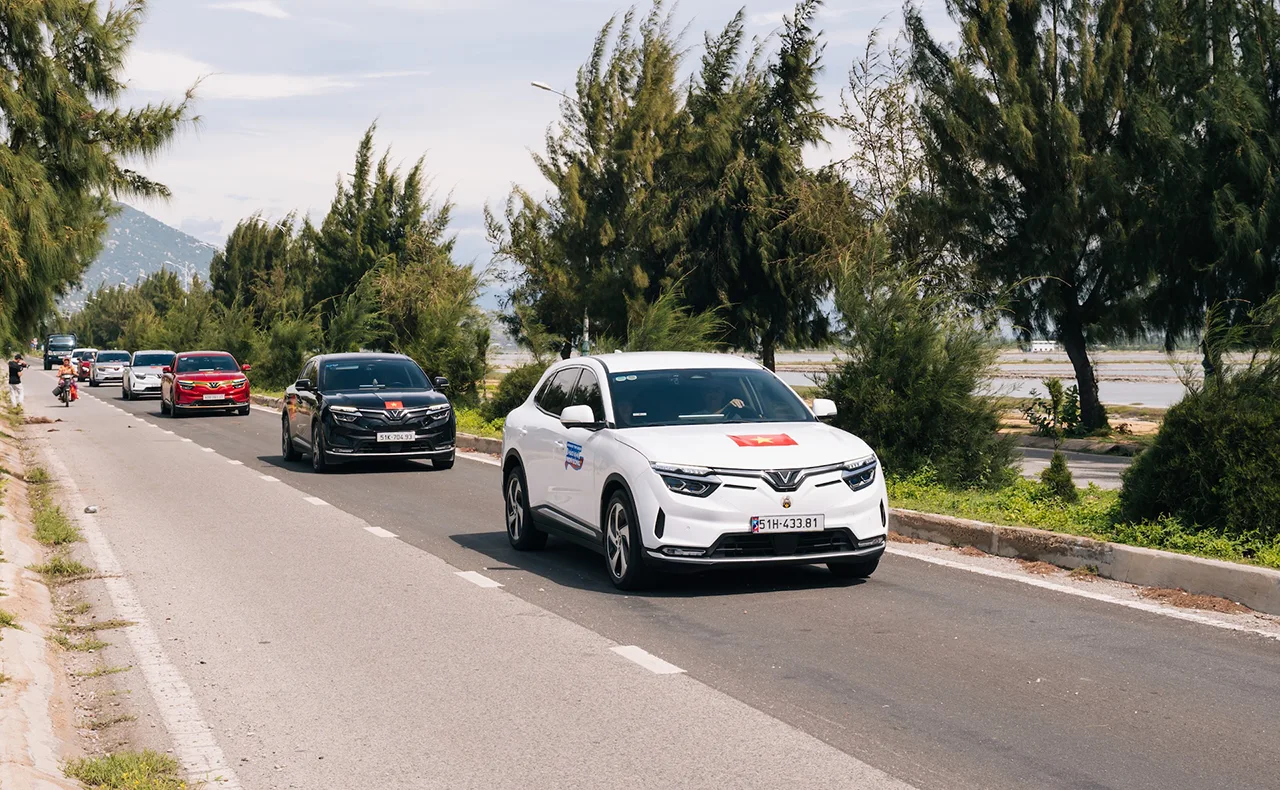 VINFAST TẶNG QUÀ TẾT “KHỦNG” - LÊN TỚI 3 NĂM SẠC PIN MIỄN PHÍ CHO KHÁCH HÀNG