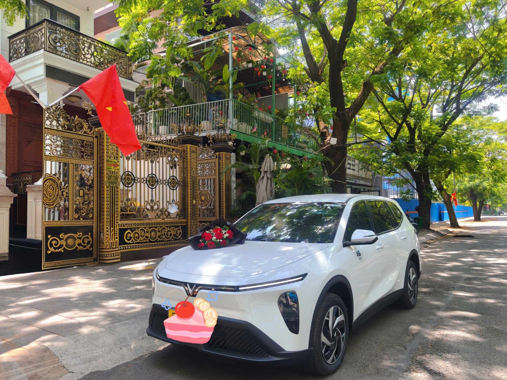 Slide hình ảnh giao xe khách hàng