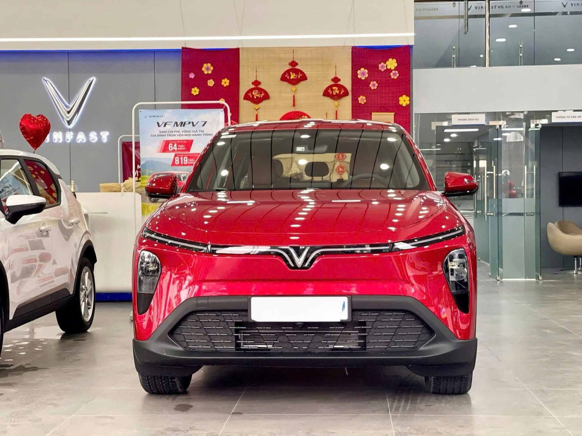 VinFast MPV7 Sẵn Xe Giao Ngay: Ưu Đãi Chồng Ưu Đãi – Hỗ Trợ Vay Đến 90%