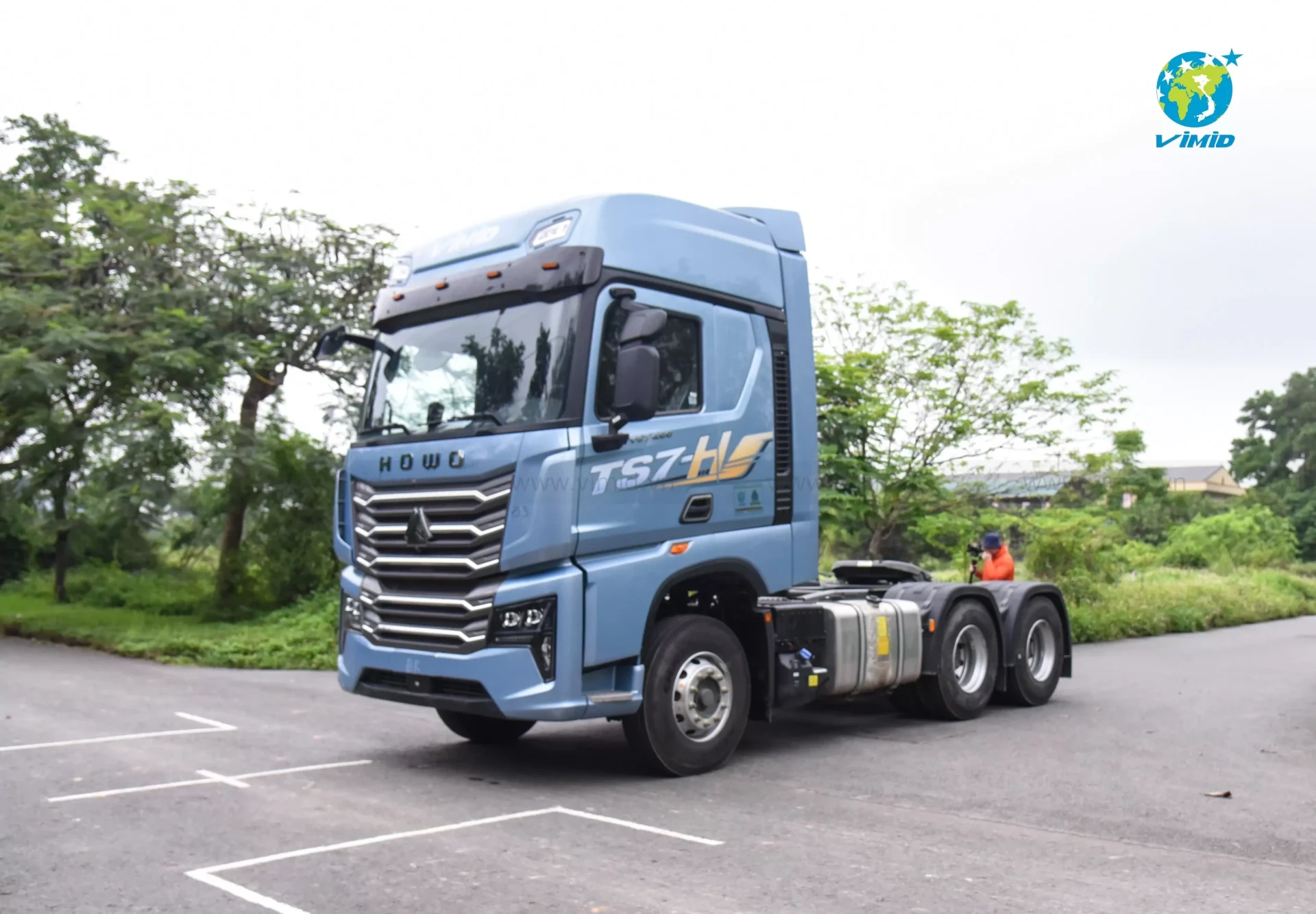 Xe đầu kéo Howo TS7-H 460 cầu láp